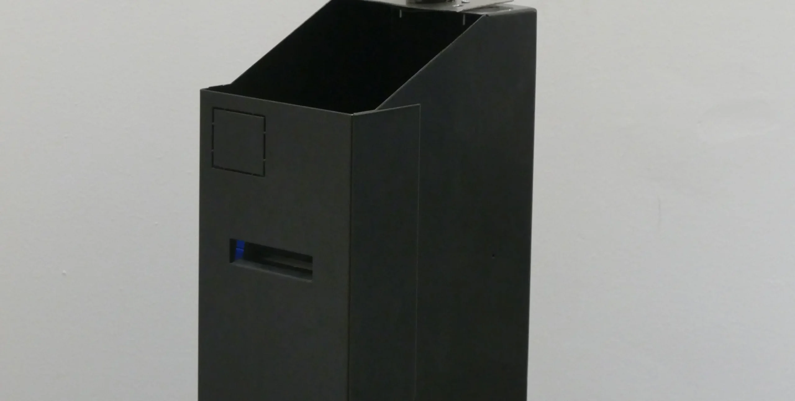 Peana para el kiosco de venta de entradas